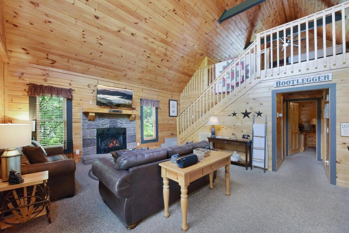 Ryes And Shine Bootlegger'S Cabin! Hot Tub* Pool* Arcade* Billiards *Ev * Pet Friendly Sevierville Eksteriør bilde
