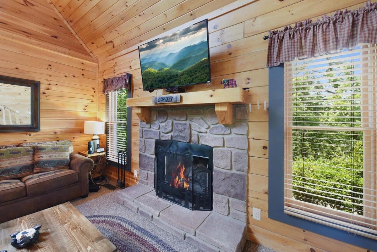 Ryes And Shine Bootlegger'S Cabin! Hot Tub* Pool* Arcade* Billiards *Ev * Pet Friendly Sevierville Eksteriør bilde
