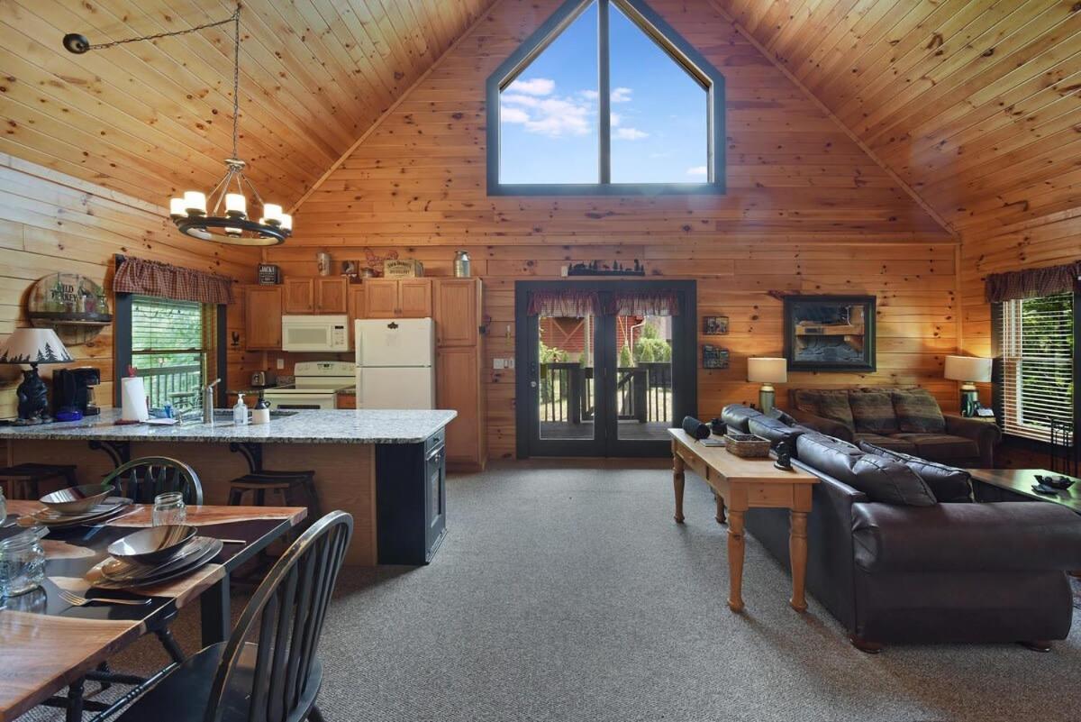 Ryes And Shine Bootlegger'S Cabin! Hot Tub* Pool* Arcade* Billiards *Ev * Pet Friendly Sevierville Eksteriør bilde