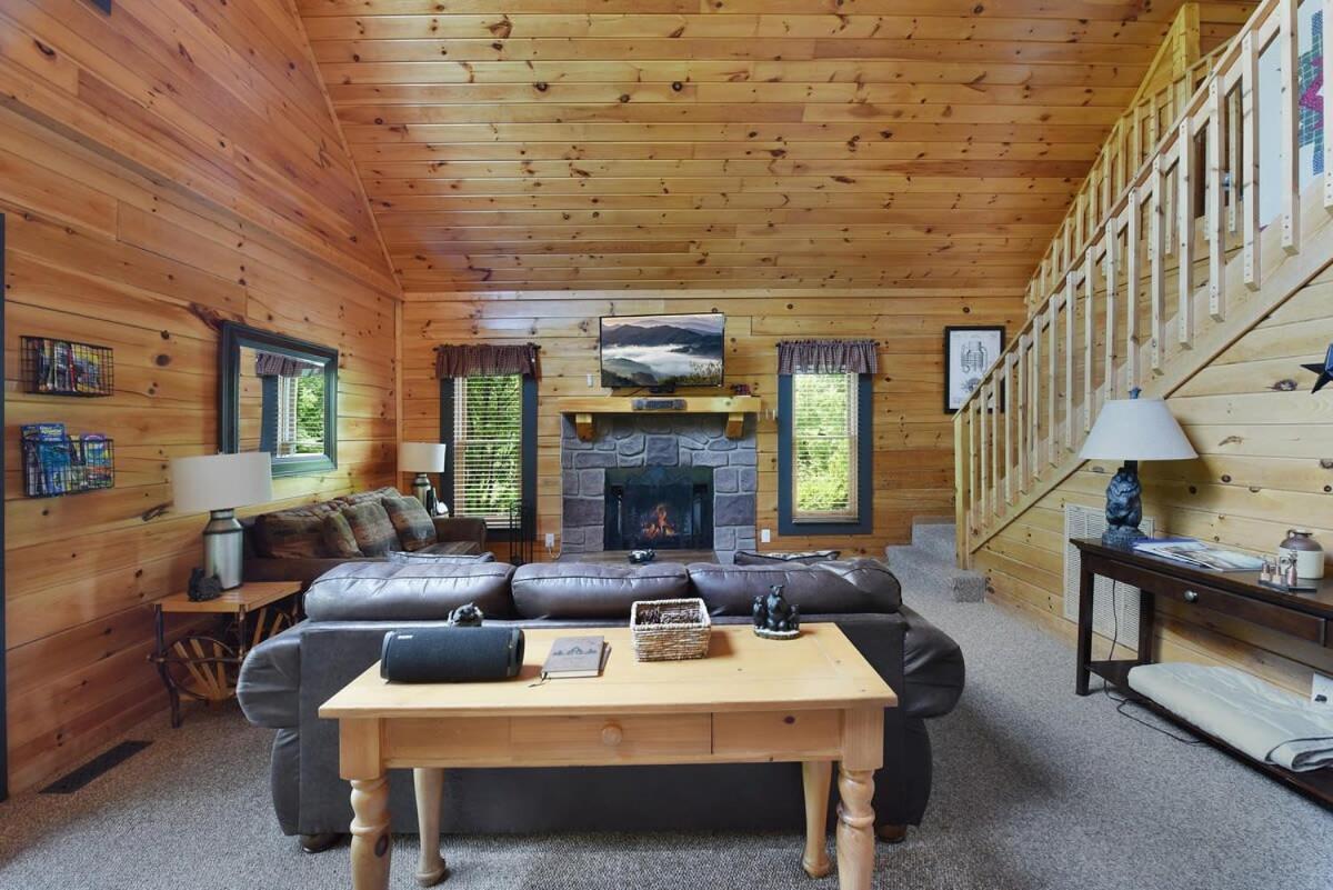 Ryes And Shine Bootlegger'S Cabin! Hot Tub* Pool* Arcade* Billiards *Ev * Pet Friendly Sevierville Eksteriør bilde
