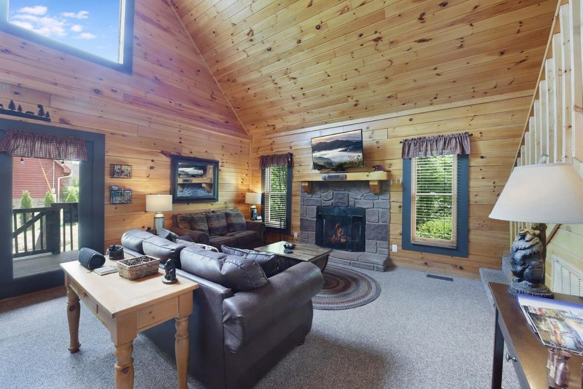 Ryes And Shine Bootlegger'S Cabin! Hot Tub* Pool* Arcade* Billiards *Ev * Pet Friendly Sevierville Eksteriør bilde