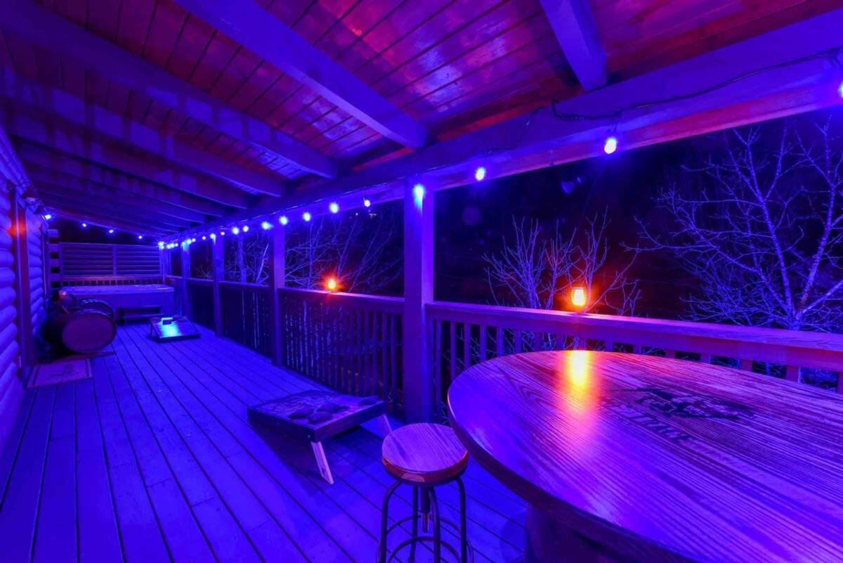 Ryes And Shine Bootlegger'S Cabin! Hot Tub* Pool* Arcade* Billiards *Ev * Pet Friendly Sevierville Eksteriør bilde