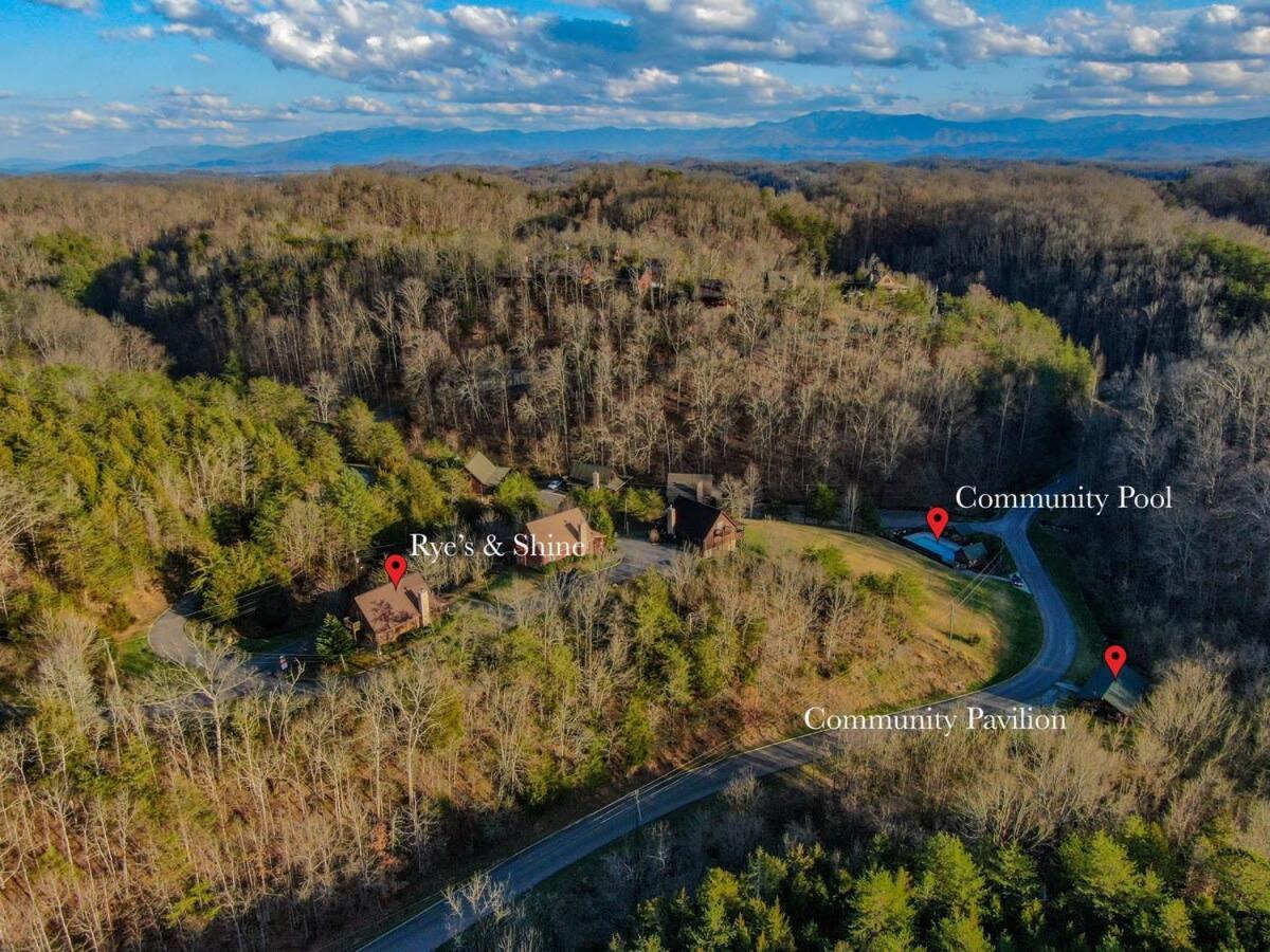 Ryes And Shine Bootlegger'S Cabin! Hot Tub* Pool* Arcade* Billiards *Ev * Pet Friendly Sevierville Eksteriør bilde